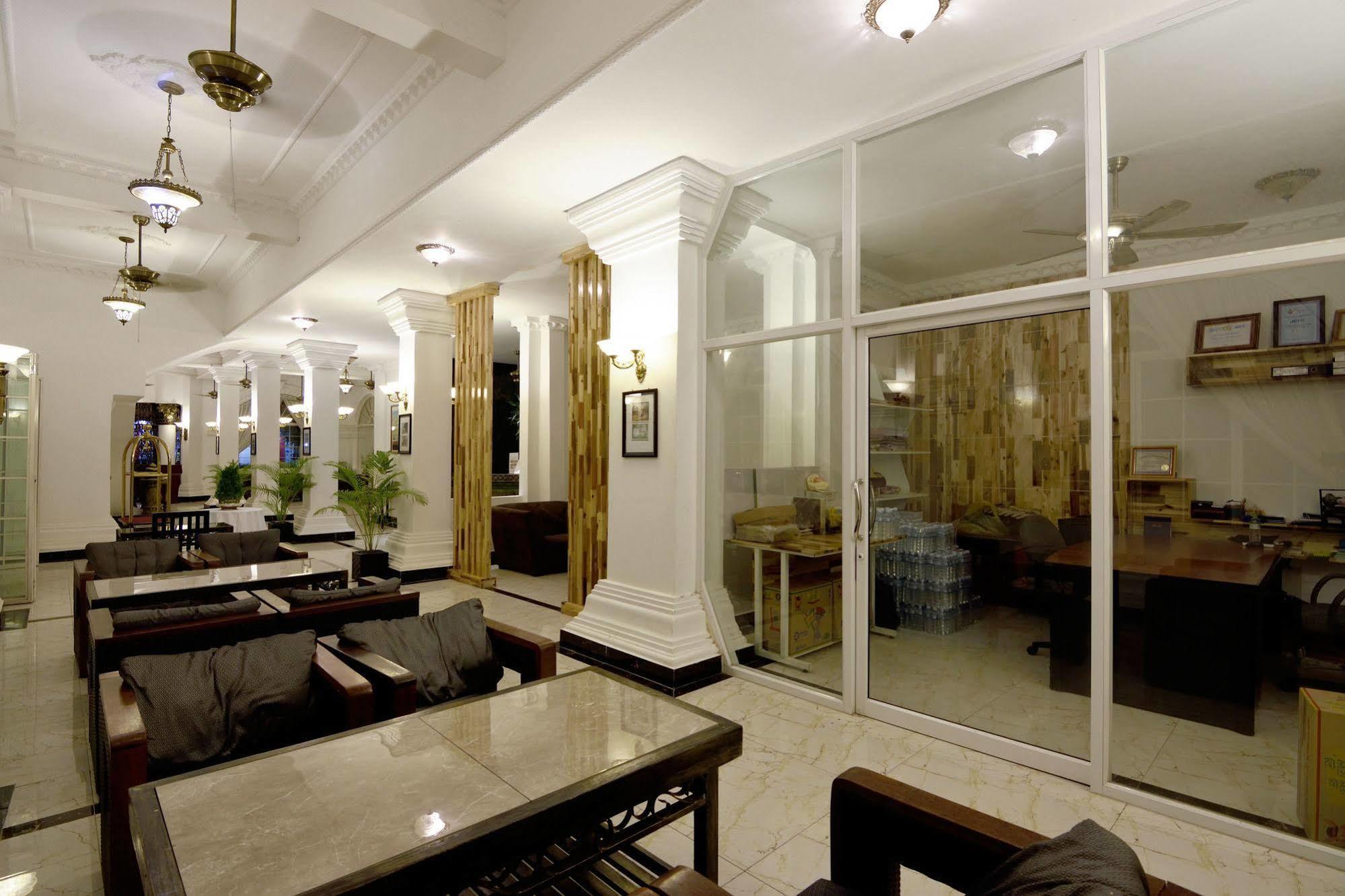 Le Grand Palais Boutique Hotel Phnom Penh Ngoại thất bức ảnh