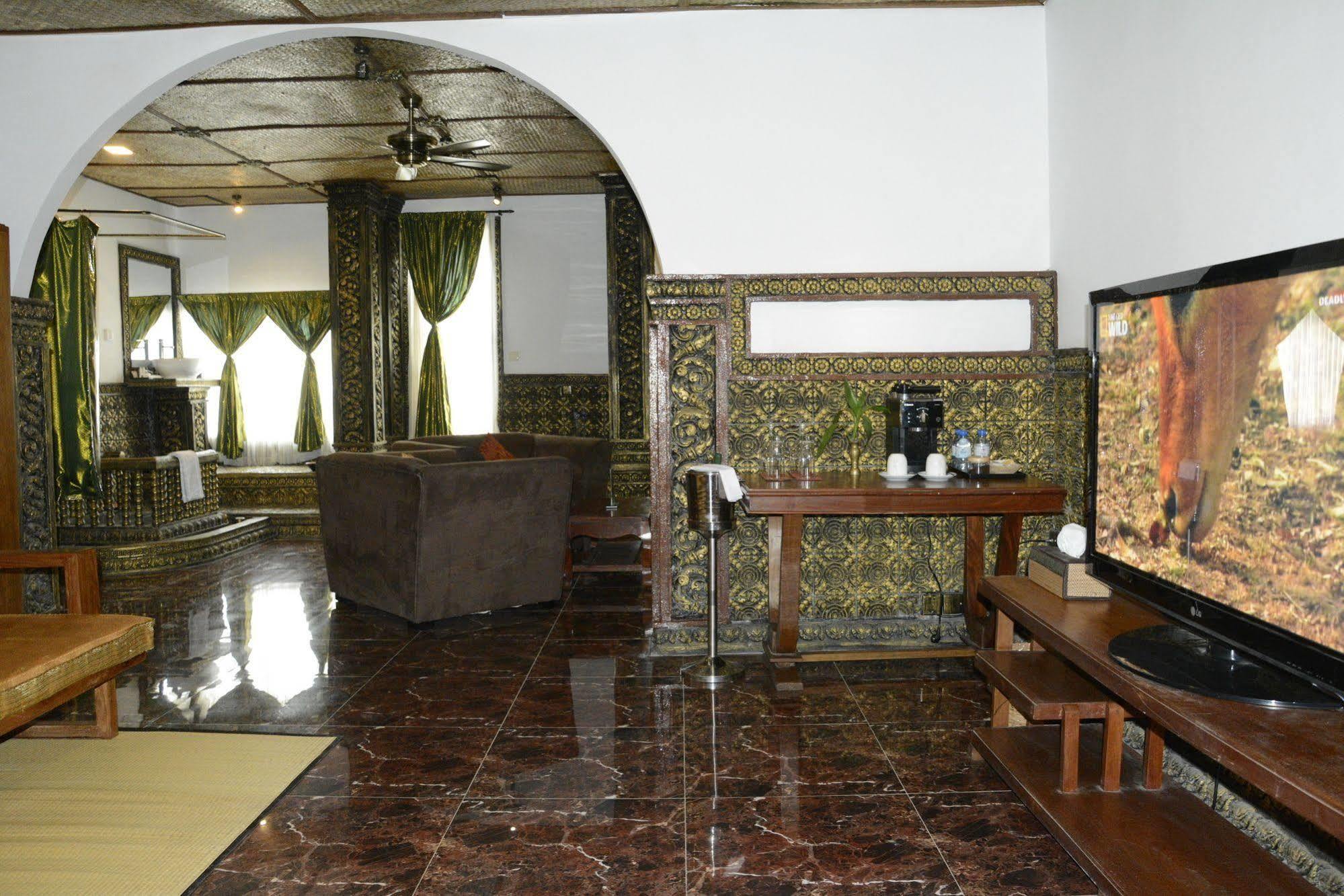 Le Grand Palais Boutique Hotel Phnom Penh Ngoại thất bức ảnh